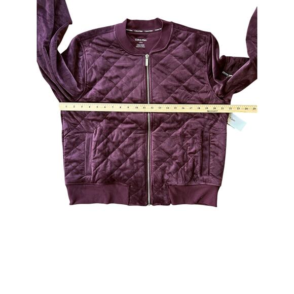 NWT Calvin Klein Stand Collar Quilted Burgundy Velour Bomber Jacket Large - Picture 3 of 9